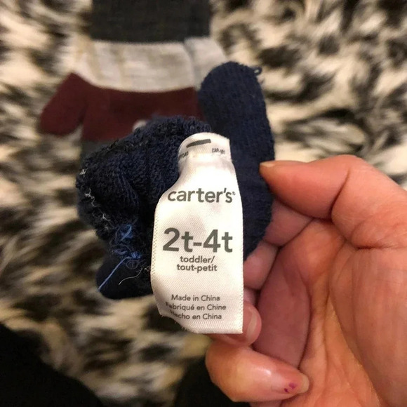 Carter’s Baby Mittens 2 Pairs Lot Size 2-4T - Picture 2 of 2